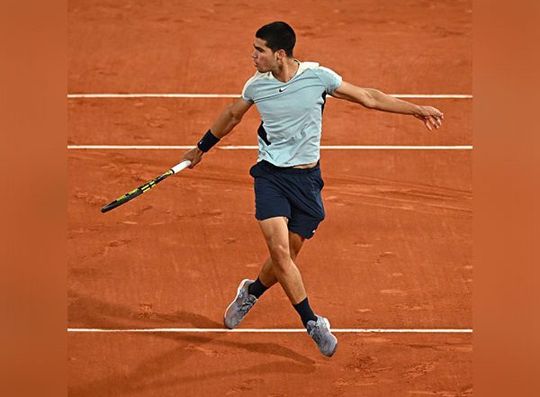 Sports News | French Open: Carlos Alcaraz Downs Karen Khachanov, Sets Alexander Zverev Showdown