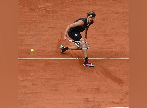 Sports News | French Open: Carlos Alcaraz, Alexander Zverev Rally to Win; Novak Djokovic Rolls into R3