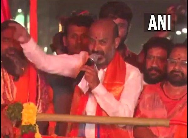 India News | 'Dig All Mosques and if Shivlingas Found Handover to Hindus': Telangana BJP's Challenge to Owaisi