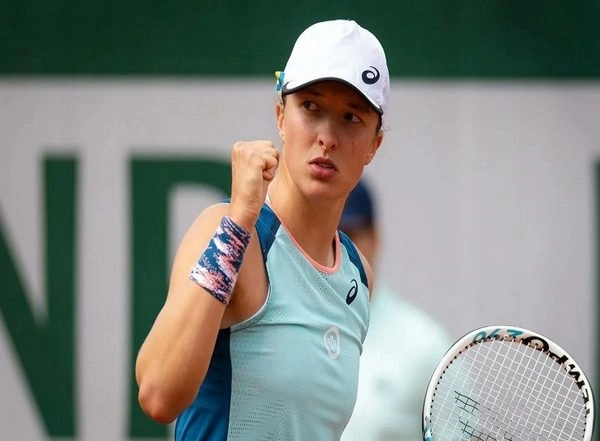 Sports News | French Open: Iga Swiatek Stroms into R3; Sabalenka Eases Past Brengle