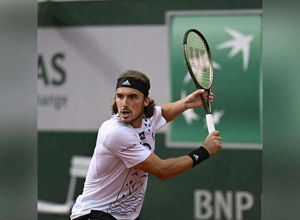 Sports News | French Open: Stefanos Tsitsipas Survives Zdenek Kolar Scare to Move into R3