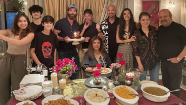 Hrithik Roshan’s Rumoured Girlfriend Saba Azad Poses With the Actor’s Fam at Dinner Bash (View Viral Pic)