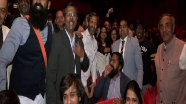 World News | PM Modi in Berlin Seeks Indian Diaspora's Support for 'Vocal for Local', Khadi