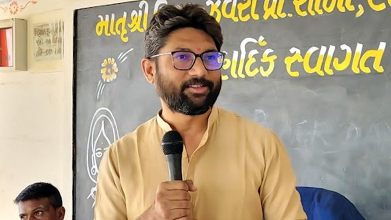 MLA Jignesh Mevani Arrives in Ahmedabad After Spending 9 Days in Assam Jail; Says 'Gujarat Bandh on June 1'