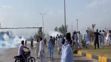 World News | Lahore Police Arrests Several PTI Leaders as Clash Breaks out in Imran Khan's Azadi March