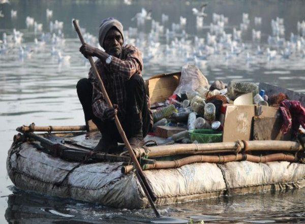 New Bacteria That Attach to Deep-Sea Plastics and Run Through the Ocean: Research