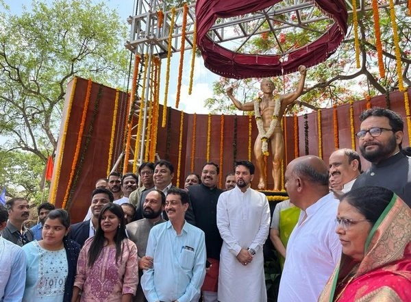 Sports News | Sports Minister Anurag Thakur Inaugurates Sports Complex at Savitribai Phule Pune University