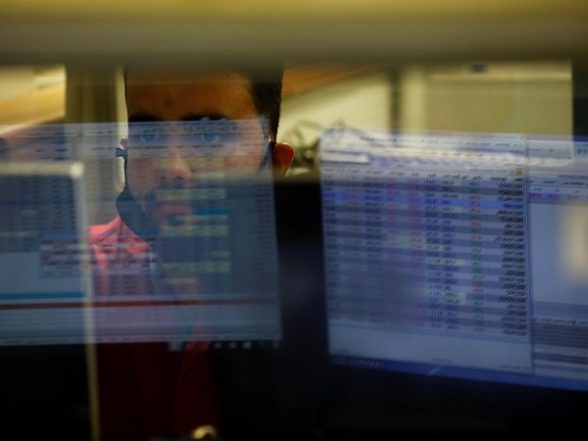 World News | Pakistan: KSE-100 Plummets by More Than 1,500 Points in Intraday Trading - Vimarsana News
