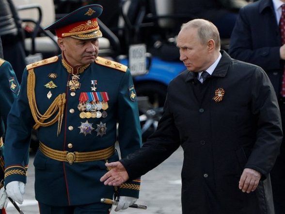 World News | Putin Defends Military Action in Ukraine at Russia's Victory Day Parade - Vimarsana News