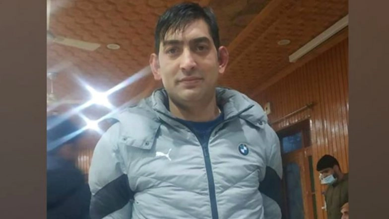 Slain Kashmiri Pandit Cremated in Jammu