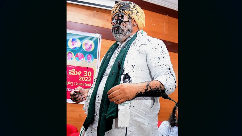 Ink Attack on Rakesh Tikait: All India Kisan Sabha Condemns Attack on Farmer Leader