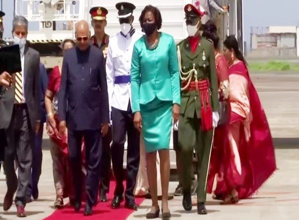 World News | President Kovind Arrives in Saint Vincent and the Grenadines, Receives Guard of Honour