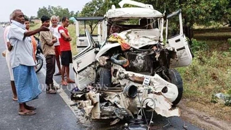 Uttar Pradesh Road Accident: 8 People Killed After SUV Rammed Into Stationary Trailer in Siddhartha Nagar, PM Modi Announces Ex-Gratia of Rs 2 Lakh Each for Next of Kin