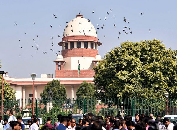 India News | SC Extends Deadline Till Aug 28 for Demolition of Supertech's 40-storey Twin-towers in Noida