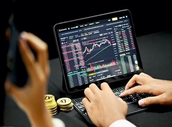 Business News | Top 3 Third-generation Crypto Tokens to Buy in 2022: Avalanche (AVAX), Parody Coin (PARO), and Monero (XMR)