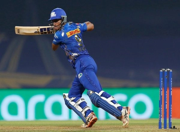 Sports News | IPL 2022: 'Bright Investment' Tilak Varma is Going to Serve Mumbai for Next Ten Years, Say Irfan Pathan and Harbhajan Singh