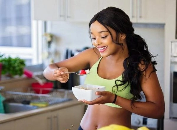 Lifestyle News | Study Finds Time-restricted Eating May Reduce CVD Risk in Older Breast Cancer Survivors