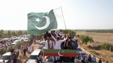 Imran Khan's Caravan Enters Punjab as Pakistan SC Directs Govt to Allow Protest Rally in Islamabad