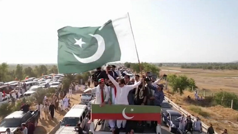 Pakistan: Imran Khan's Caravan Enters Punjab
