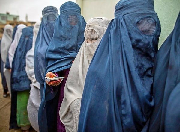 Afghanistan: Taliban Directs Female TV Presenters To Cover Faces