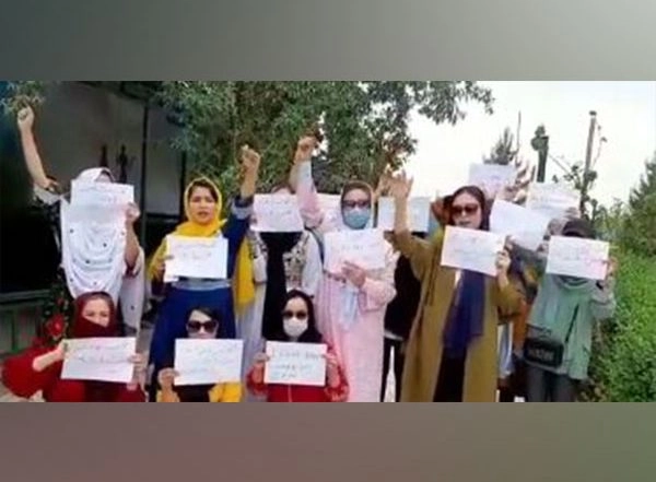 World News | Afghan Women Hold Protest in Kabul Against Taliban After Hijab Decree