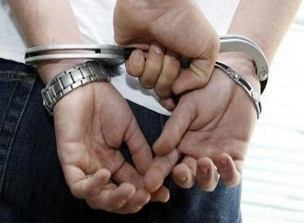 Madhya Pradesh Shocker: Teenage Girl and Man Paraded in Gwalior Village With Garlands of Shoes for Eloping; 8 Held