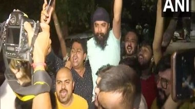 India News | Tajinder Bagga Reaches His Residence in Delhi, Says BJP Worker Will Not Be Scared of Anyone