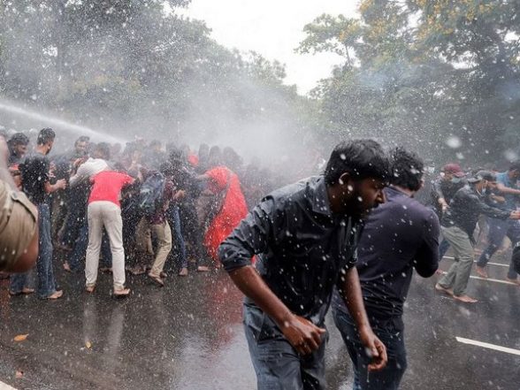 World News | Roads Near Sri Lankan Parliament Made out of Bounds for Public Amid Protests - Vimarsana News