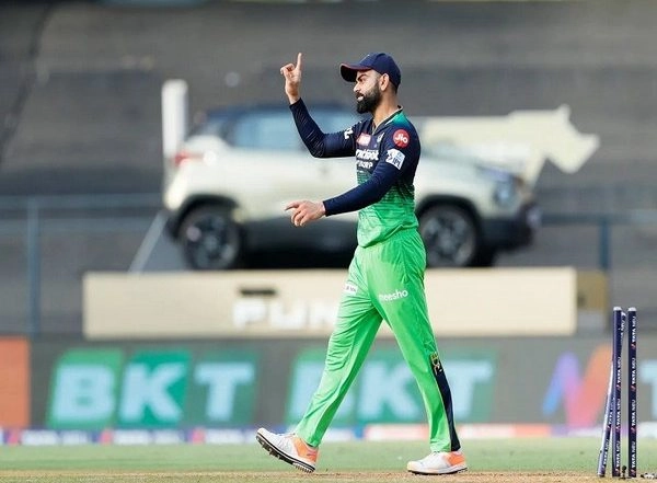 Sports News | Jagadeesha Suchith Becomes Sixth Bowler to Dismiss Virat Kohli on Golden Duck in IPL