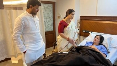 India News | BJP Leader Chitra Wagh Meets Navneet Rana in Hospital