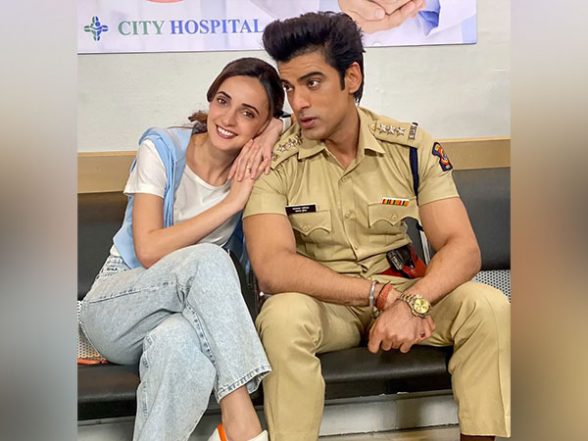 Entertainment News | Sanaya Irani, Mohit Malik to Come Up with Thriller Series 'Cyber Vaar-Har Screen Crime Scene' - Vimarsana News