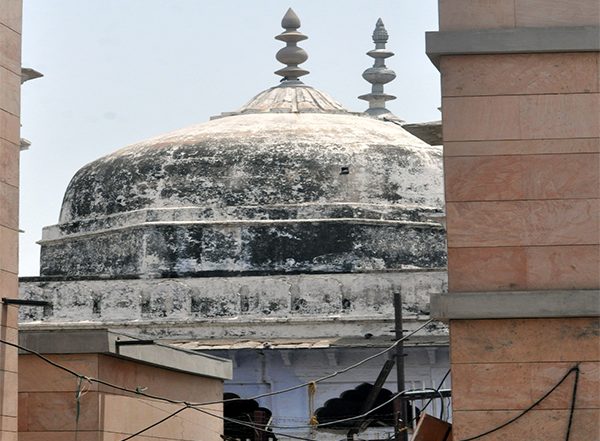 India News | Gyanvapi Mosque Case: Varanasi Court to Hear Muslim Side's Plea on May 26