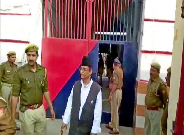 India News | Azam Khan's Hearing in CBI Court Deferred Due to 'absence of Papers', Returns to Sitapur Jail