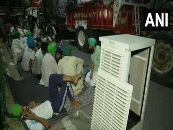 India News | Stopped from Entering Chandigarh, Punjab Farmers Begin Protest at Chandigarh-Mohali Border; CM Says Open for Talks - Vimarsana News