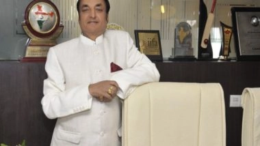 Business News | Moradabad Activist Arvind Goel Distributes 1,000 Mud Pots to Give Birds Water