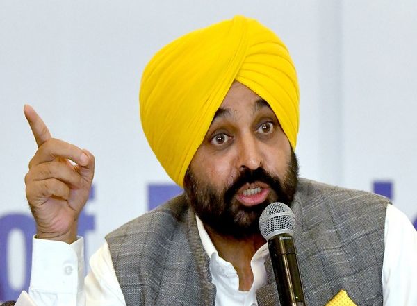 India News | Punjab CM Meets Farmers, Announces June 14, 17 as New Dates for Sowing Paddy
