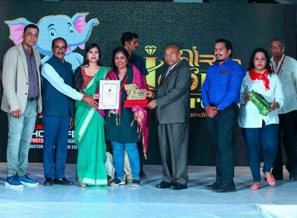 Business News | Sravani Asuri, Founder of DginomaD Honored with 'Vidya Ratna' Award for Her Immense Contribution in the Field of Digital Marketing