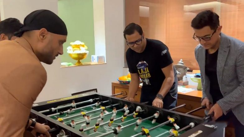 Aamir Khan Plays Foosball With Aakash Chopra and Harbhajan Singh After IPL 2022 Final (Watch Video)