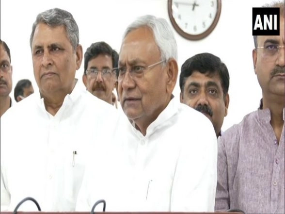 Nitish Kumar Expresses Grief Over Deaths in Patepur Road Accident