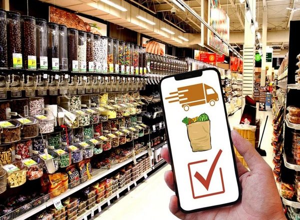 Business News | Fake Reviews on E-Commerce Platforms Under Govt's Radar