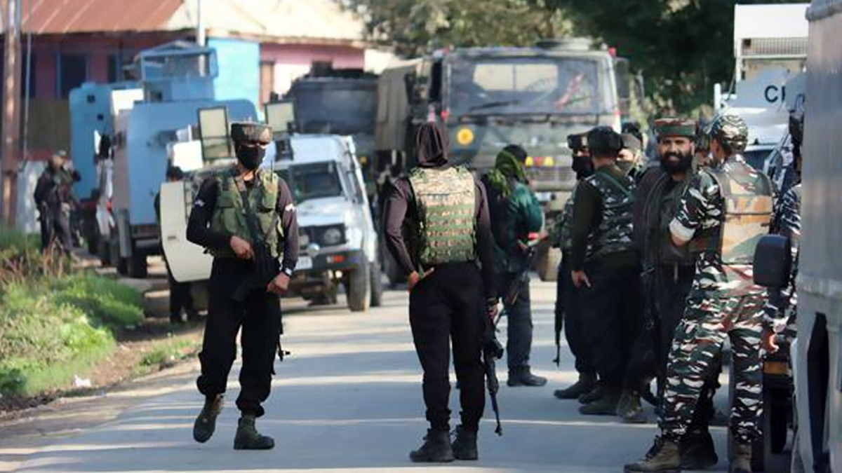 Jammu and Kashmir: 2 Terrorists, Including Killer of Cop, Neutralized in  Encounter | LatestLY