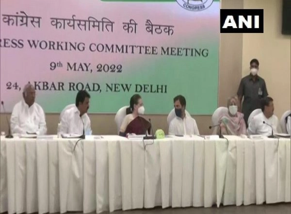 India News | Sonia Gandhi Calls for 'accelerated Revival' of Congress, Says Imperative to Repay Debt to Party in Full Measure