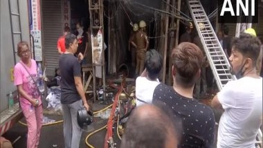 India News | Fire Breaks out at Clothing Shop in Kolkata
