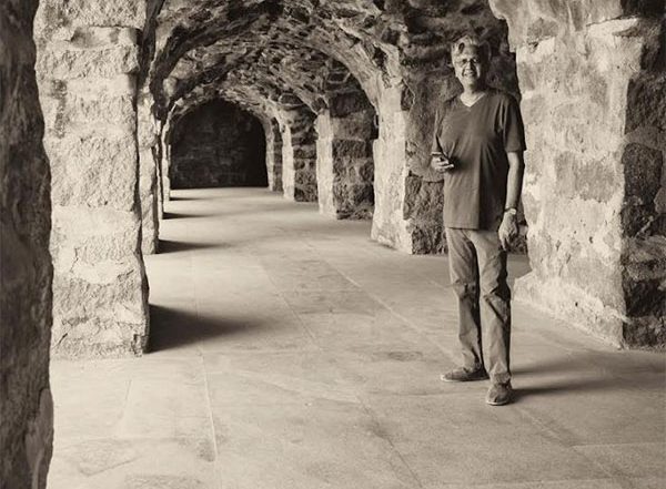 Business News | Tribute to Heritage Monuments Through Lens of Camera