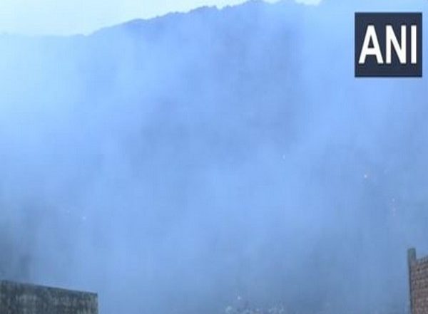 India News | Delhi: Bhalswa Landfill Site Continues to Smoulder