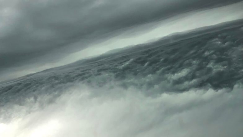 Unbelievable Viral Photo of Clouds That Look Like Crashing Ocean Waves Creates Mind-Bending Illusion; Internet Amazed!