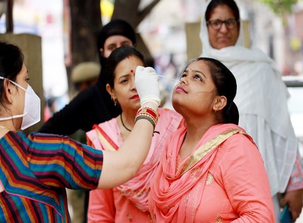 India News | Mumbai Witnesses Spike in COVID-19 Cases, Contributing to 68 Per Cent Cases in Maharashtra