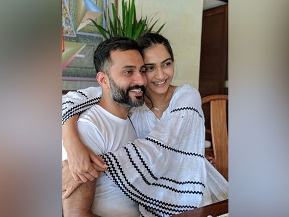Entertainment News | Pregnant Sonam Kapoor Enters Third-trimester, Husband Anand Compliments! - Vimarsana News