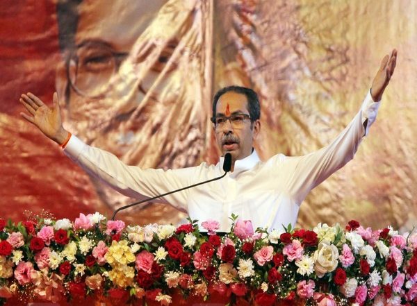 Maharashtra Political Crisis: Uddhav Thackeray Claims Rebel Shiv Sena MLAs Want To Break Party, Says He Did Everything for Eknath Shinde