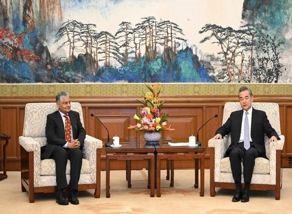 World News | Common Interests Outweigh Differences: Wang Yi Tells India's Envoy to Beijing